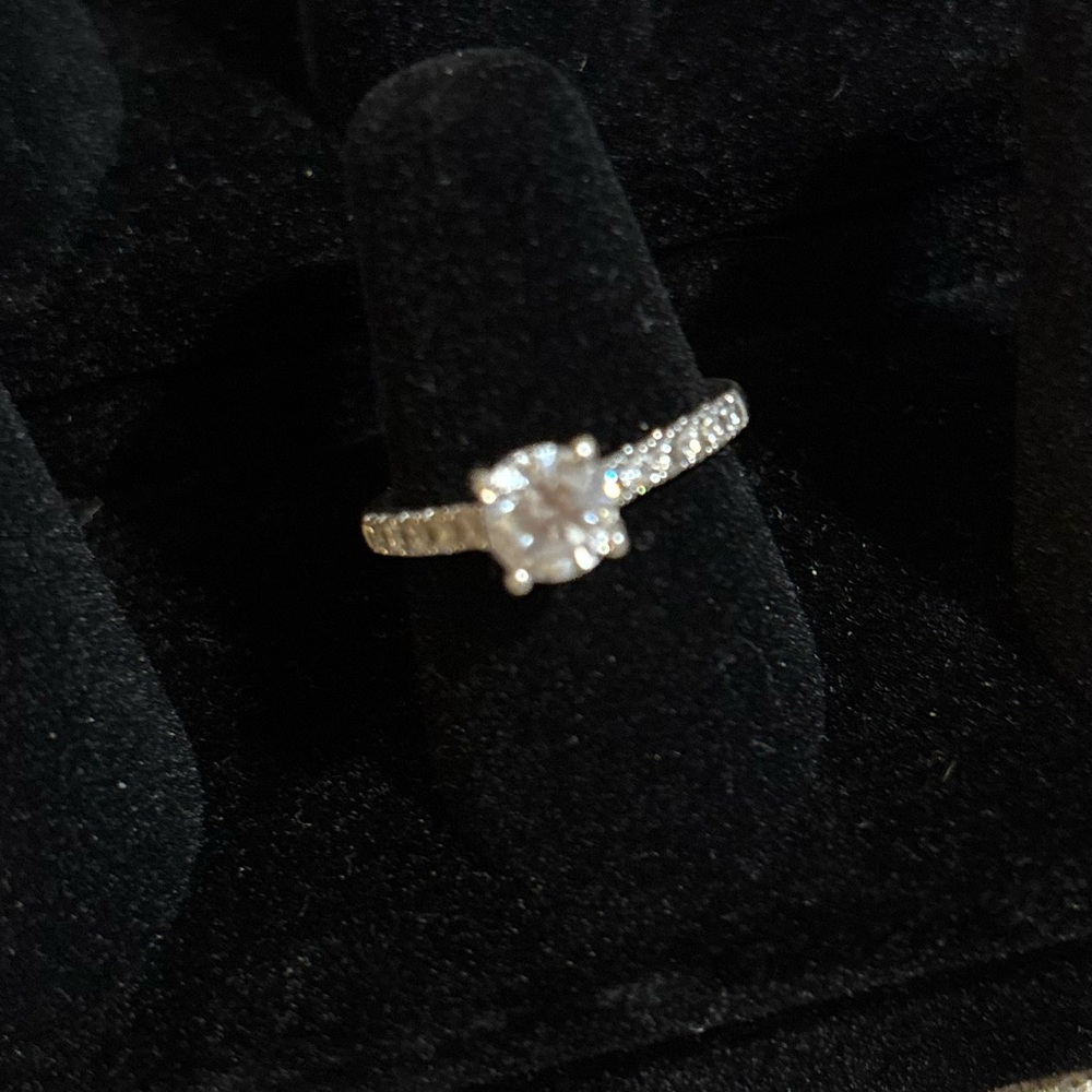 Elegant Silver Ring with Clear Stone